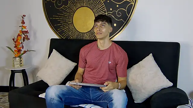 AlessioVitale online show from 11/15/25, 01:04