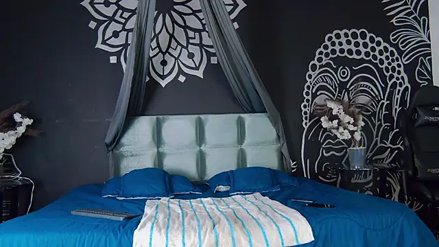 AlessioVitale online show from 12/19/25, 12:18