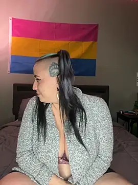 Snapshot of Chaos_Reign chatting on 11/08/25, 01:09 Chaos Reign online show from 11/08/25, 01:09