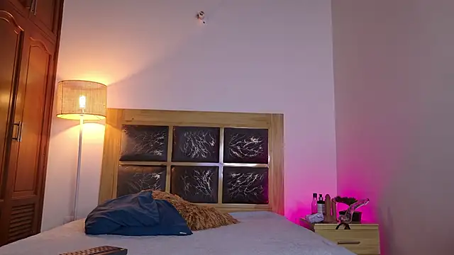 dark angell77 online show from 12/02/25, 11:12