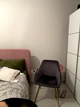 HotLdyllic online show from 12/15/25, 08:09