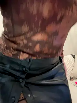 HotLdyllic online show from 12/21/25, 03:57