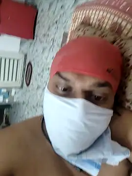 Snapshot of Real_lover_boy chatting on 10/30/25, 08:28 Real lover boy online show from 10/30/25, 08:28