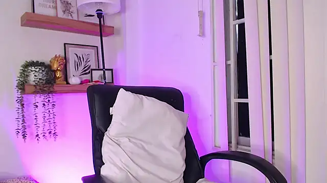 Madisonkay online show from 04/01/26, 06:16