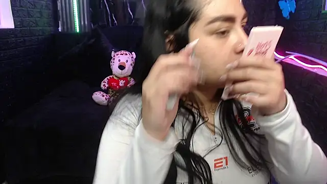 Snapshot of lehia_285 chatting on 04/14/26, 01:16 lehia 285 online show from 04/14/26, 01:16