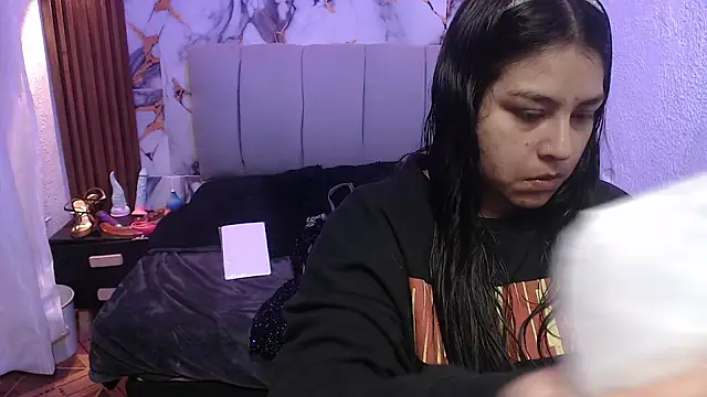 Snapshot of lehia_285 chatting on 11/28/25, 01:11 lehia 285 online show from 11/28/25, 01:11