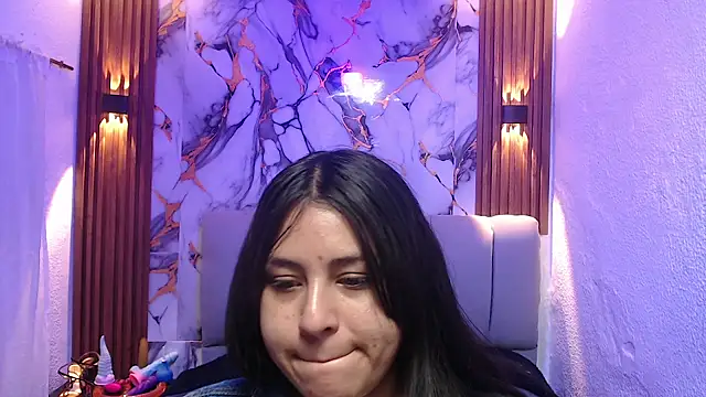 Snapshot of lehia_285 chatting on 12/02/25, 03:03 lehia 285 online show from 12/02/25, 03:03