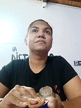 Snapshot of Samaraa_Lee chatting on 11/07/25, 11:48 Samaraa Lee online show from 11/07/25, 11:48