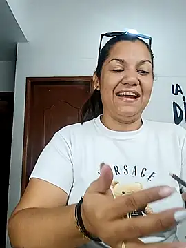 Samaraa Lee online show from 12/04/25, 10:47