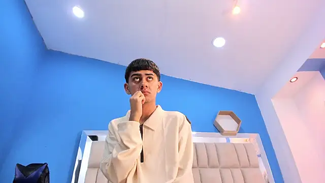 Snapshot of zoe_and_prometeo chatting on 11/04/25, 02:37 zoe and prometeo online show from 11/04/25, 02:37