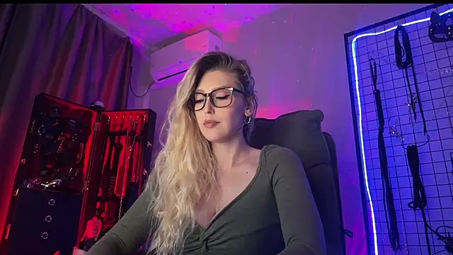 Snapshot of Liya_Liss chatting on 07/18/26, 11:46 Liya Liss online show from 07/18/26, 11:46