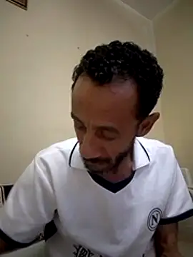 Snapshot of walide100000 chatting on 04/10/26, 05:42 walide100000 online show from 04/10/26, 05:42