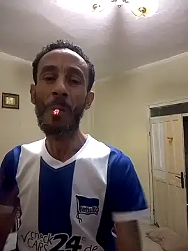 Snapshot of walide100000 chatting on 04/11/26, 07:39 walide100000 online show from 04/11/26, 07:39