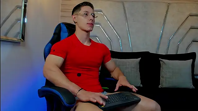 MAXTHOMSON online show from 02/06/26, 01:34