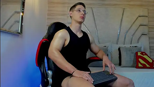 MAXTHOMSON online show from 01/15/26, 04:05