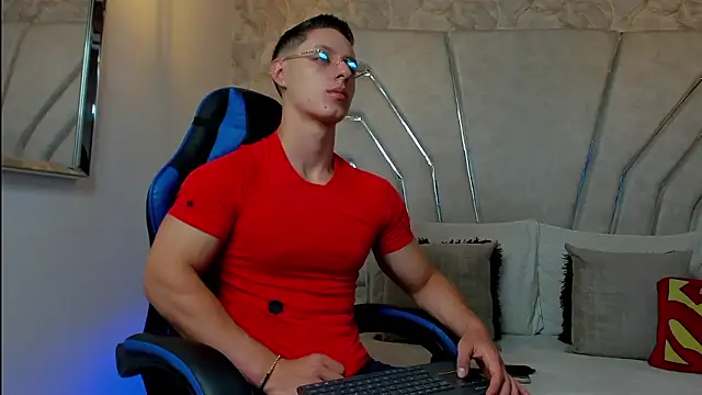 MAXTHOMSON online show from 03/17/26, 04:15