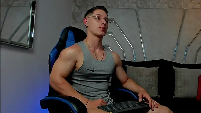 MAXTHOMSON online show from 04/08/26, 02:02