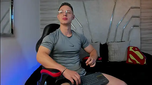 MAXTHOMSON online show from 11/08/25, 11:19