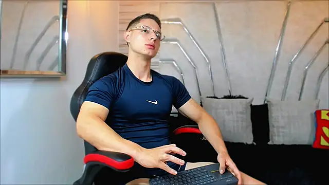 MAXTHOMSON online show from 11/06/25, 01:20