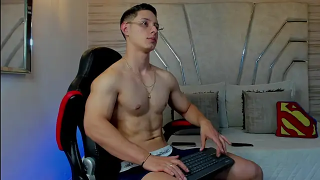 MAXTHOMSON online show from 12/20/25, 02:14