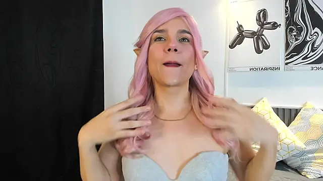 Cloe Bonne online show from 11/18/25, 08:45