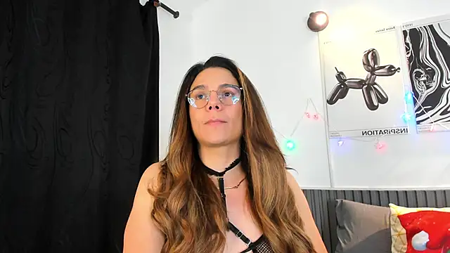 Cloe Bonne online show from 12/17/25, 08:25