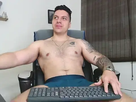 Noah Swagger  online show from 11/30/25, 08:48