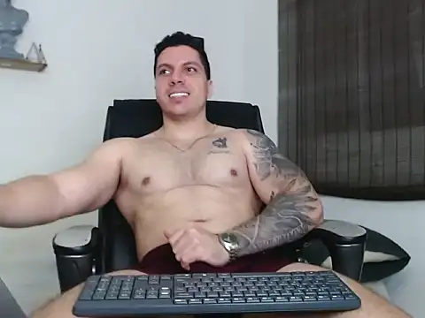 Noah Swagger  online show from 11/18/25, 08:06