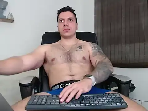 Noah Swagger  online show from 11/08/25, 08:07