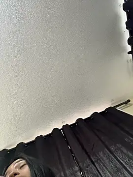 Snapshot of Samantha_firee chatting on 12/17/25, 11:15 Samantha firee online show from 12/17/25, 11:15