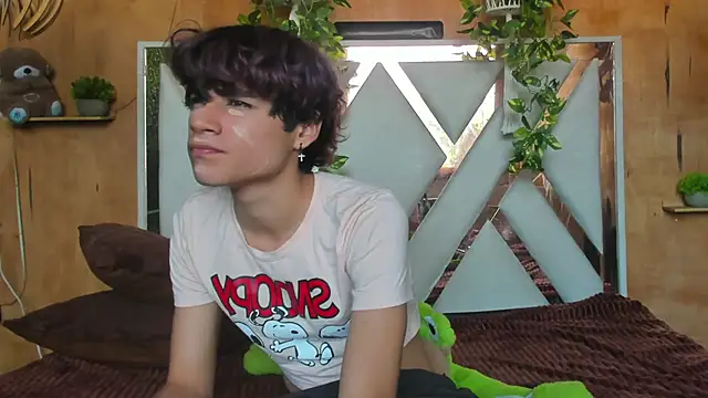 Leo Glow online show from 03/09/26, 01:58