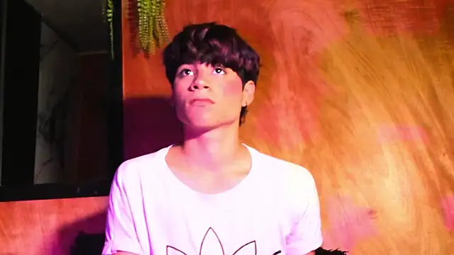 Leo Glow online show from 02/16/26, 12:59