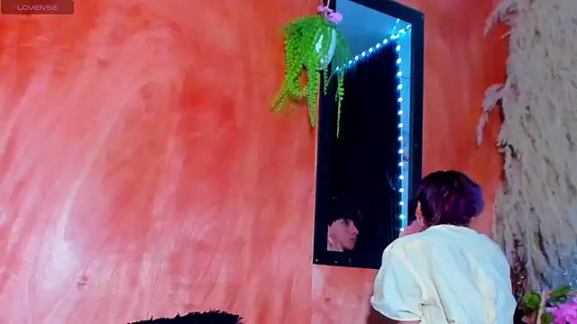 Leo Glow online show from 02/23/26, 07:36