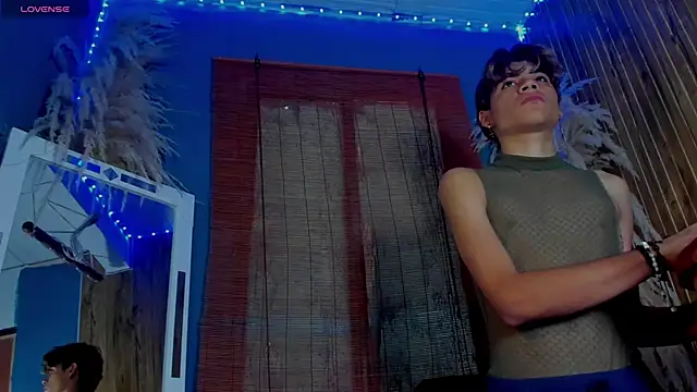 Leo Glow online show from 12/02/25, 01:24