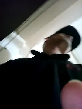 flacobb1 online show from 10/31/25, 09:22