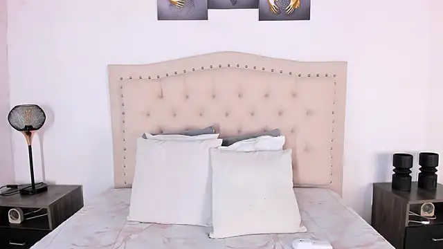 bustyluciana      online show from 04/09/26, 10:05