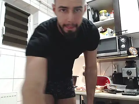 Snapshot of yourfavoritetallboy chatting on 11/17/25, 06:45 yourfavoritetallboy online show from 11/17/25, 06:45