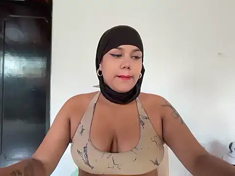 Snapshot of kadira6_ chatting on 01/08/26, 01:06 kadira6 online show from 01/08/26, 01:06