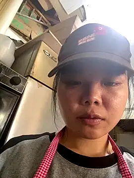 Snapshot of 0xiaosu0 chatting on 11/16/25, 04:39 0xiaosu0 online show from 11/16/25, 04:39