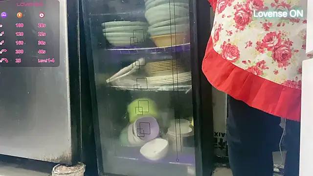 Snapshot of 0xiaosu0 chatting on 11/25/25, 03:01 0xiaosu0 online show from 11/25/25, 03:01