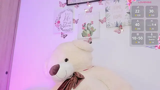 Snapshot of Little_channel_ chatting on 06/17/26, 11:31 Little channel online show from 06/17/26, 11:31
