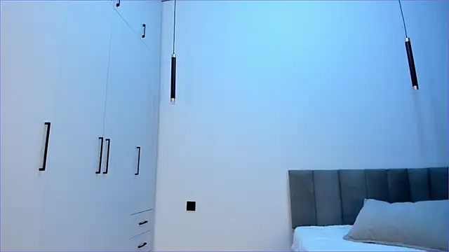 Snapshot of KristyaKam chatting on 10/31/25, 12:46 KristyaKam online show from 10/31/25, 12:46