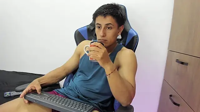 dorman boy online show from 11/06/25, 01:09