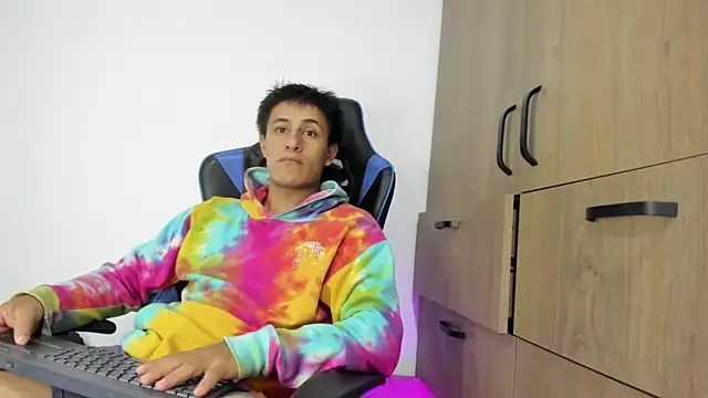 dorman boy online show from 11/22/25, 02:54