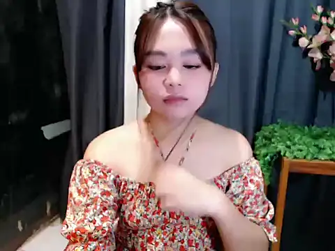 lustfullakim online show from 04/19/26, 02:29