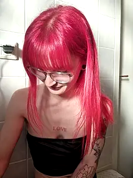 SkinnyGinny online show from 11/19/25, 09:42