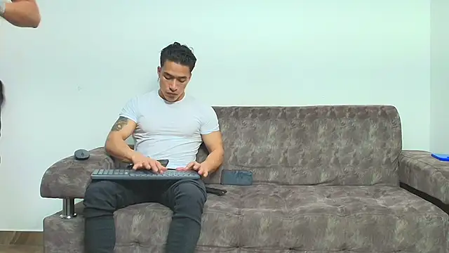 thebadboys05 online show from 12/20/25, 04:37