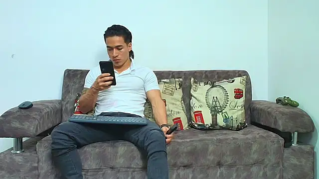 thebadboys05 online show from 04/18/26, 06:05