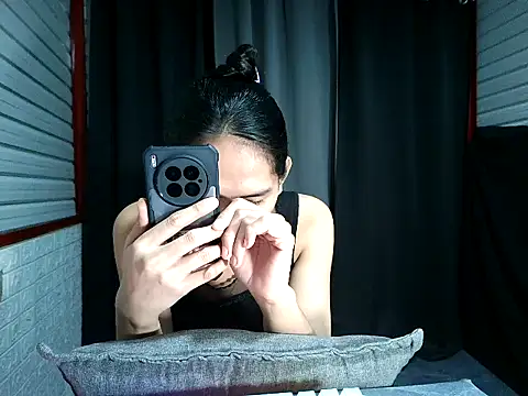 xwildflowerx online show from 12/21/25, 09:48