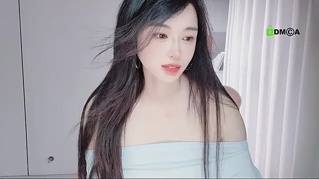 Snapshot of YunShan-33 chatting on 05/11/26, 12:17 YunShan-33 online show from 05/11/26, 12:17
